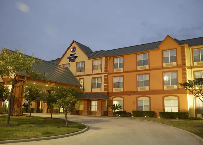 Best Western Plus Hobby Airport Inn & Suites